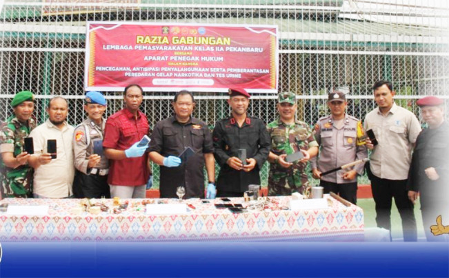 Razia Blok Hunian Lapas Pekanbaru, Petugas Temukan Barang-barang Terlarang!